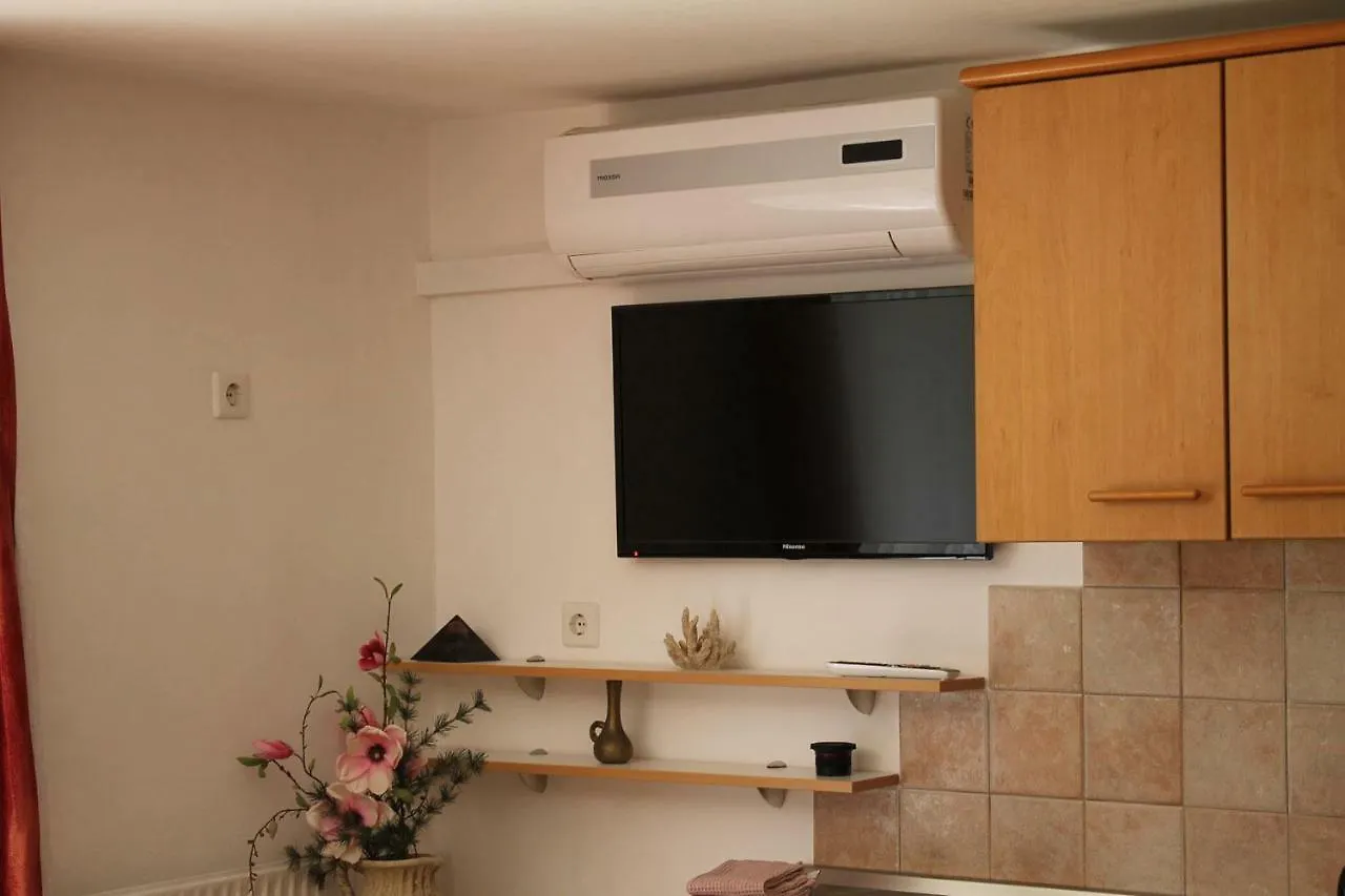 Apartmenthaus Fa 로비니 아파트