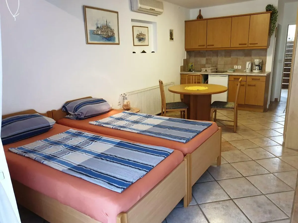 Apartmenthaus Fa Ровинь